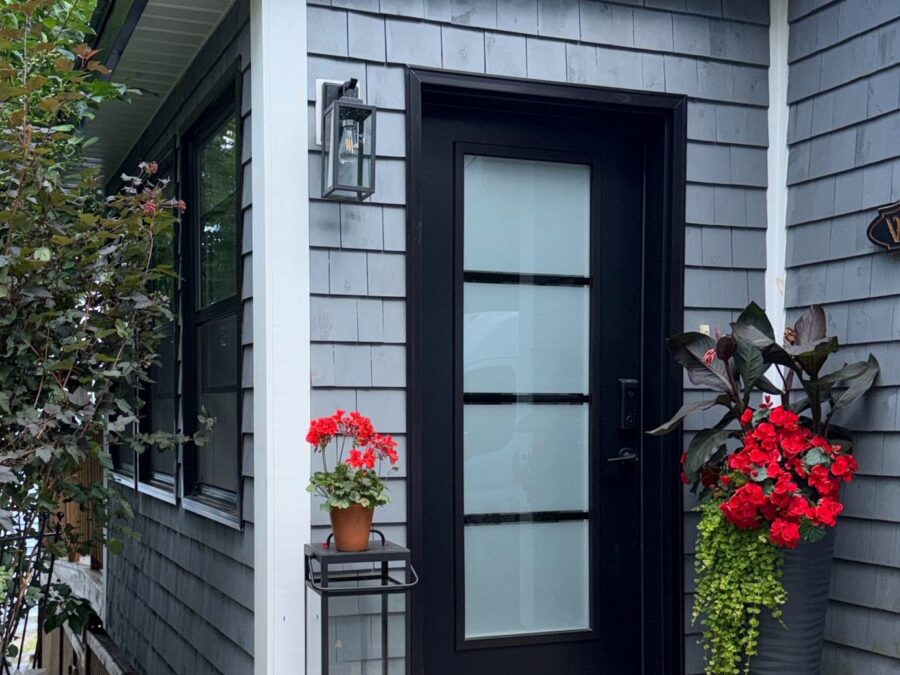 Kingston: Porch